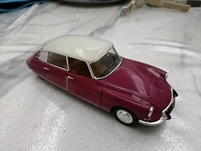 Citroen DS, Scala 1:24, Fabbri - Immagine 1 di 4