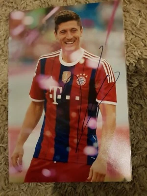 Robert Lewandowski + Bayern München Autogramm orginal  - Bild 1 von 2