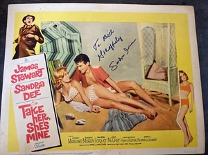 Tarjeta de vestíbulo autografiada de Sandra Dee Take Her She’s Mine; sin certificación - Imagen 1 de 2