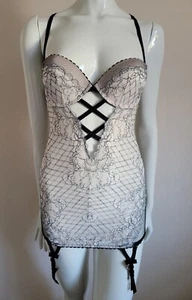 NWT VICTORIAS SECRET Black White Lace Strappy Merry widow Chemise size 34C sexy - Picture 1 of 12