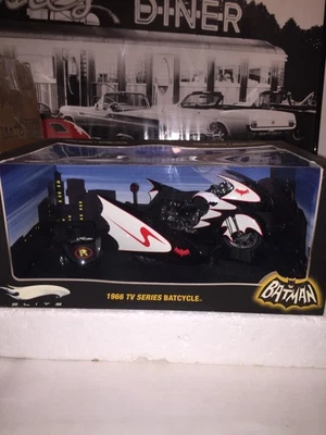 BATMAN 1:12 BATCYCLE & SIDECAR 1966 SERIE DE TV 1/12 HOT WHEELS ELITE NUEVO EN CAJA 1/9.966 Foto 1 de 4