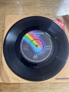 M - Pop Muzik 7" Vinyl Record - MCA 413 VG - Picture 1 of 2