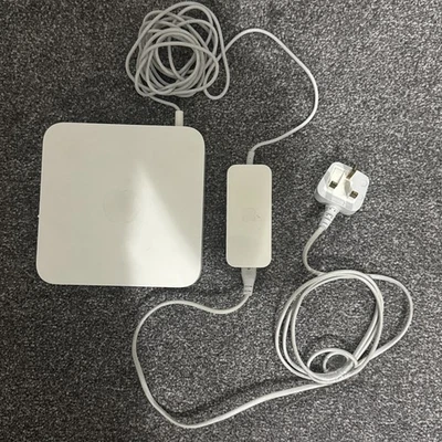 Apple AirPort Extreme Wi-Fi  wireless router / A1301 - Image 1 of 4