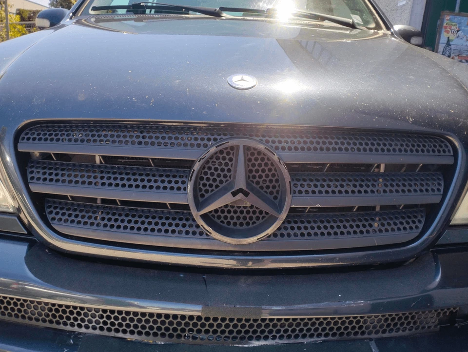 A1638800157 Capot avant  MERCEDES-BENZ Classe M (W163) 320 SUV 5p/b/3199cc - Photo 1/4