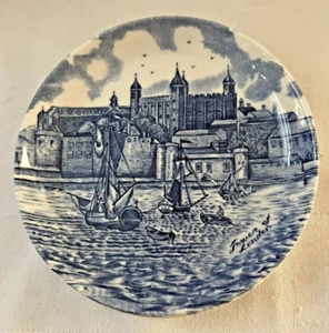 JOHNSON BROS ENGLAND TOWER OF LONDON 900th ANNIVERSARY BLUE WHITE 4 INCH PLATE - Picture 1 of 4