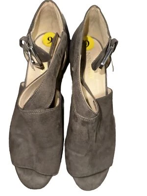 Tacón bloque Nine West talla 9M punta abierta beige gamuza lisa hebilla al tobillo Foto 1 de 4