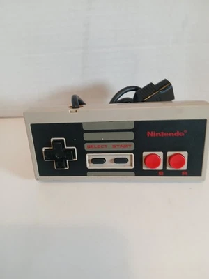 Nintendo NES-004 Corded Controller for Nintendo NES - Image 1 of 4