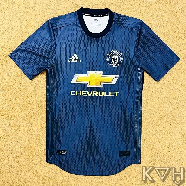 Manchester United Gold International Club Soccer Fan Apparel and