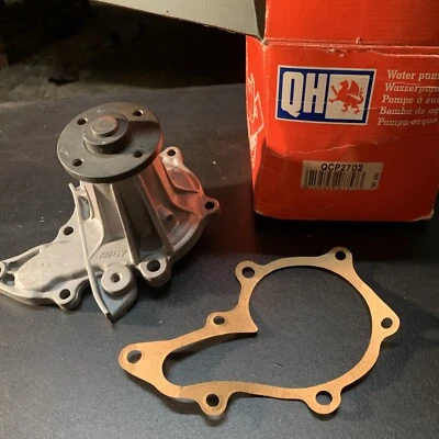 Bomba de agua Toyota Corolla 1.3 E80 Toyota Carina 1.6 QCP2702 Foto 1 de 4