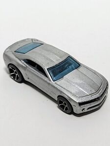 2010 10 Chevy Camaro SS Collectible 1/64 Scale Diecast Diorama Model