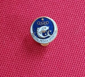 Distintivo Federazione Italiana Pesca Spilla Pin Badge Piedino Bertoni Milano