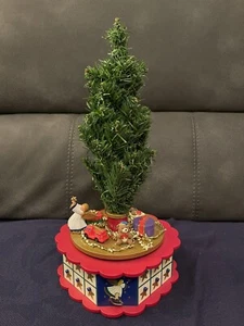 Vintage AVON CHRISTMAS ADVENT TREE - Musical with Angel and Gold Star Garland - Picture 1 of 9