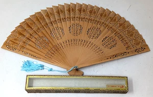 Vintage Chinese Suzhou Sandalwood Factory Openwork Carved Wood Handheld Fan - Picture 1 of 8