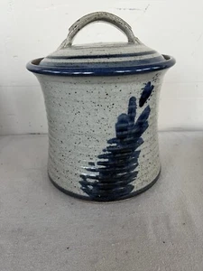 Handgeworfen Keramik große Keksdose und Deckel grau mit blauem Farn Design 9" x 7,5" - Bild 1 von 14