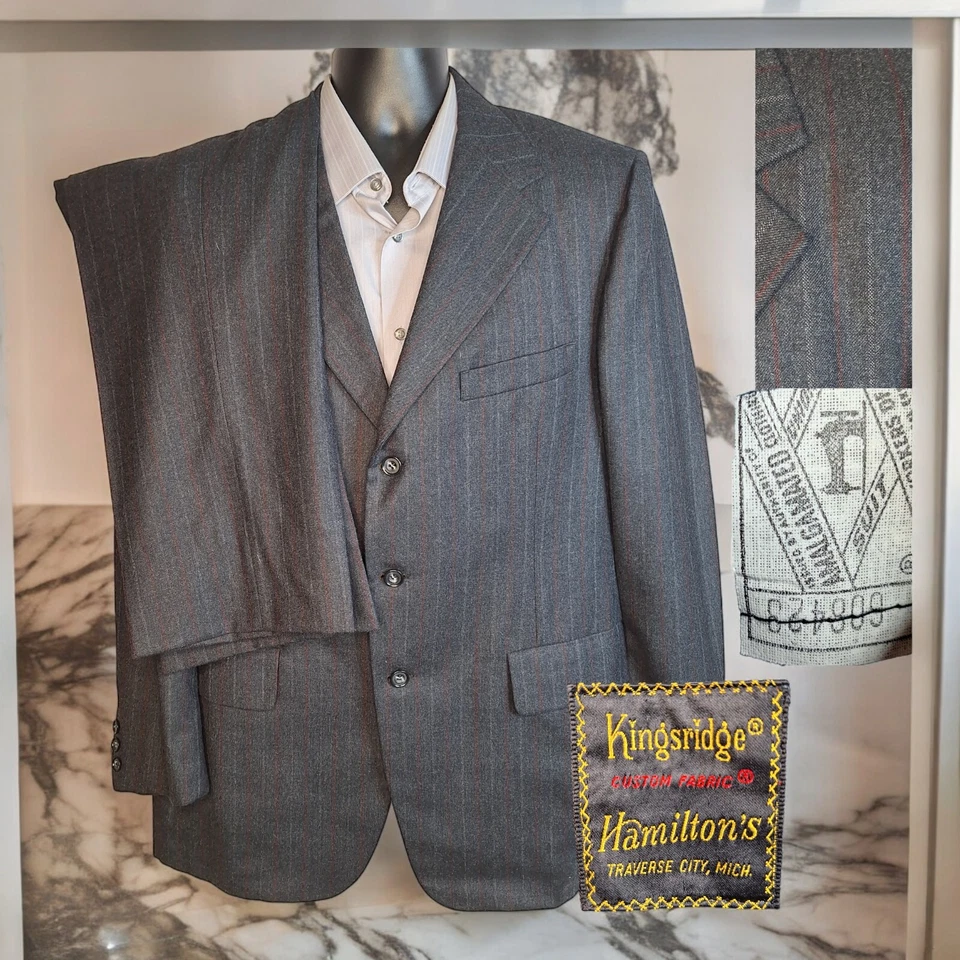 Костюм мужской Kingsridge 1970-е 2 предмета 44R 38X29 полоса древесного угля шерсть на 3 пуговицах - Изображение 1 из 4