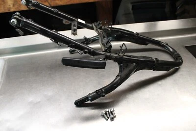 Riel de asiento trasero subchasis Honda ST1300 2004 50240-MCS-G03 Foto 1 de 4