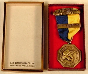 1948 BROOKINGS RIFLE & PISTOL CLUB SCHÜTZE MEDAILLE IN BOX - Bild 1 von 1