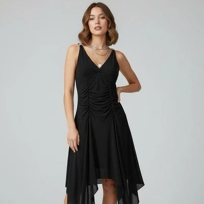 Vestido vintage Body Central negro sin mangas con dobladillo asimétrico Foto 1 de 4