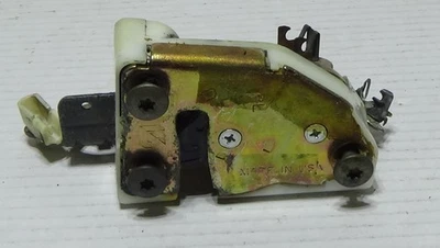 Jeep Wrangler TJ 2003-2006 lado izquierdo delantero cierre de puerta completo pestillo Foto 1 de 4