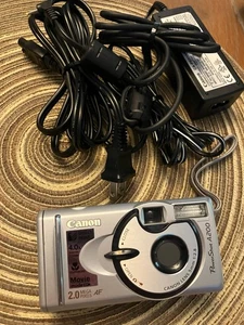 Canon Digital Camera PowerShot A200 2.0MP, Cords, Bag - Picture 1 of 9