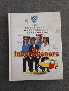 The Inbetweeners Yearbook by Damon Beesley, Iain Morris (Hrdbck, 2011) LIKE NEW