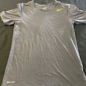 Nike Boys Dri-Fit T-Shirt - Small - Dark Grey with Neon Green Logo! - Picture 1 of 4