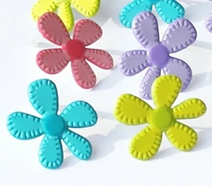STITCHED PASTEL FLOWER BRADS Floral Spring Scrapbooking Card Making Stamping - Picture 1 of 1