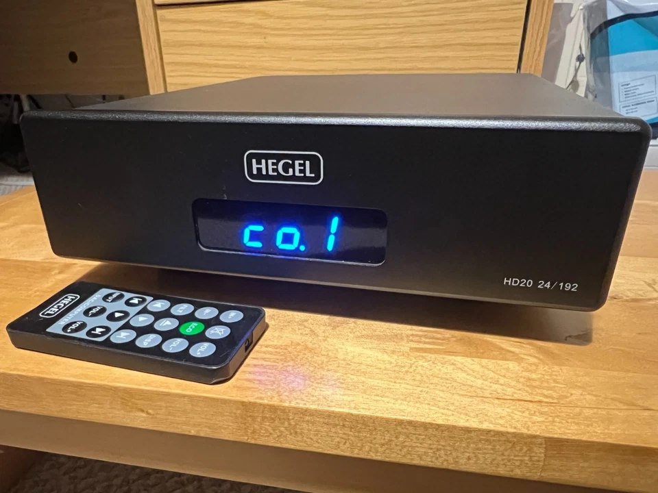 Hegel HD20 DAC 24/192 Usb, Coaxial, Optical With Remote Control - Image 1 of 3