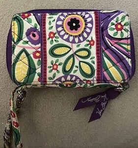 Retired Vera Bradley "VIVA LA VERA" 2011  Wallet Coin Zippered Case Wristlet - Picture 1 of 3