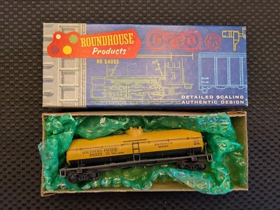 Roundhouse HO 10,000 Gal. Tank Car Standard SP #58577 not original box - Image 1 of 4