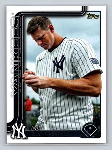 DJ LeMahieu 2025 Topps Serie 2 #697 Espejo Dorado Variación de Imagen Yankees de Nueva York - Imagen 1 de 3