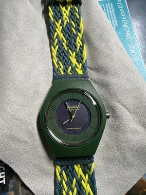 SKAGEN Samso Series relógio masculino movido a energia solar, pulseira de malha trançada amarela verde - Imagem 1 de 4
