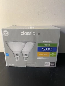 GE Classic 3X Life LED Floodlight Outdoor Wet Rated 90W 1300 Lumens Dimmable 2pk - Picture 1 of 4