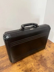 Zero Halliburton Briefcase Attache Case Black - Picture 1 of 6