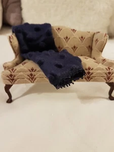 Miniature Dollshouse Navy Blue Coloured Throw Rug Soft Material 1:12th Scale - Picture 1 of 6