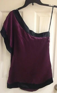 Bebe, Damengröße Small, One-Shoulder-Bluse, 100 % Seide, lila, neu mit Etikett $ 79 - Bild 1 von 5