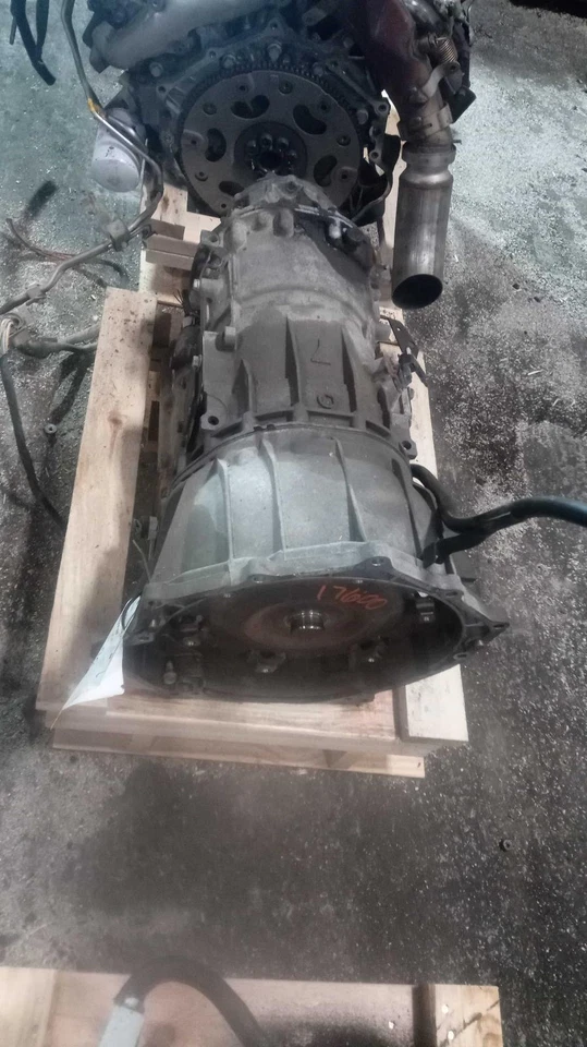 2012 GMC SIERRA 2500 6.6L Automatic Transmission Assembly 240K Mi OEM 24257850 - Image 1 of 4