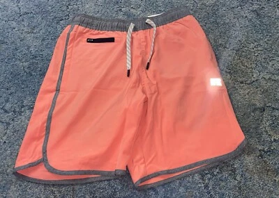 "Nuevos pantalones cortos Russell Athletic para hombre para correr de 6""". Ajuste regular. Talla pequeña y naranja. Foto 1 de 2
