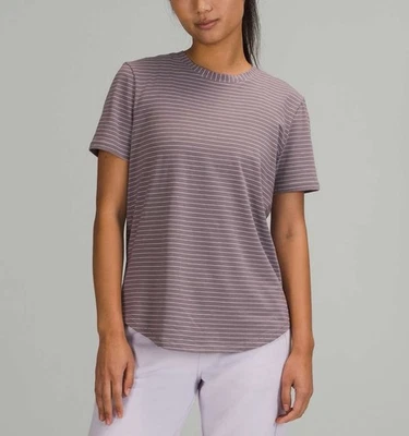 Camiseta Lululemon Love Crew manga curta listra sincronizada rocha lunar/branca 8 - Imagem 1 de 4