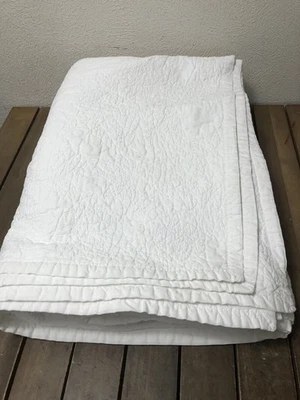Simply Shabby Chic 100% Cotton King Size Matelasse Quilt White EUC 103x92” - Image 1 of 4