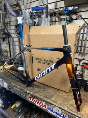 2025 Giant TCR Advanced SL Disc Frameset (Team Edition) Size S Maraya Blue - Image 1 of 4