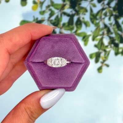 18k White Gold Wedding Ring Cushion Cut Lab Grown  2.00 Ct IGI Certified Diamond - Image 1 of 4