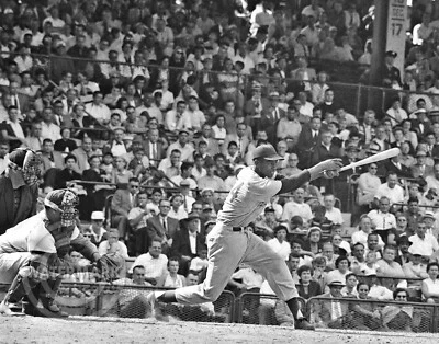 ERNIE BANKS 11x14 Photo CHICAGO CUBS Hall of Famer Baseball Picture (E7) - Image 1 of 4