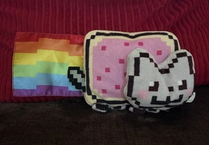2012 Jakks Pacific Nyan Cat Flying Pop Tart Gay Pride Rainbow Flag No Sound - Picture 1 of 6