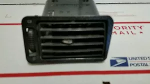 97 98 99 00 01 02 03 04 MERCEDES SLK230 R170 DASH AIR VENT HEAT AC RIGHT SIDE - Picture 1 of 2