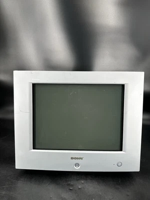 Sony Vaio HMD-A200 17" FD Trinitron VGA CRT Monitor with built in 4 port USB Hub - Image 1 of 4