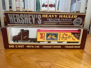 Remolque tractor K-LINE HEAVY HAULER DIECAST HERSHEY'S KISS PRIMER AMOR - Imagen 1 de 7