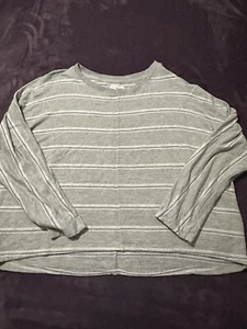 Lou Gray Cropped  Pullover Scoop Neck Gray White Purple  Sweatshirt - Size XL - Picture 1 of 4