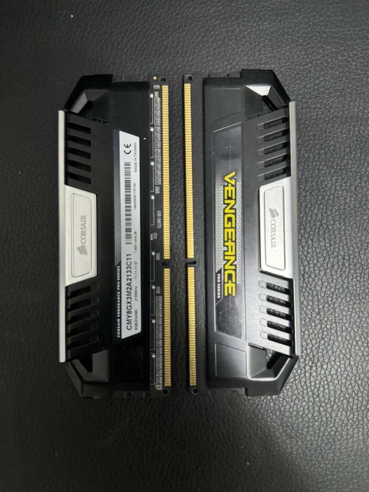 💻CORSAIR VENGEANCE PRO 8GB (2x4GB) DDR3 2133 MHz 11-12-12-27 CMY8GX3M2B2133C11 - Image 1 of 1