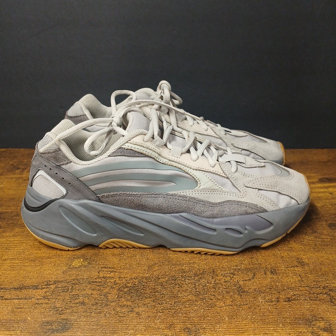 YEEZY BOOST 700 グレーsize27.5 美品 Yeezy Boost 700 for Sale